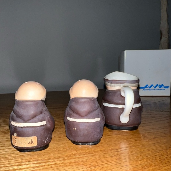 GOEBEL FRIAR TUCK MONK PORCELAIN TOBY JUG PITCHER & SALT PEPPER SHAKERS - Picture 4 of 11